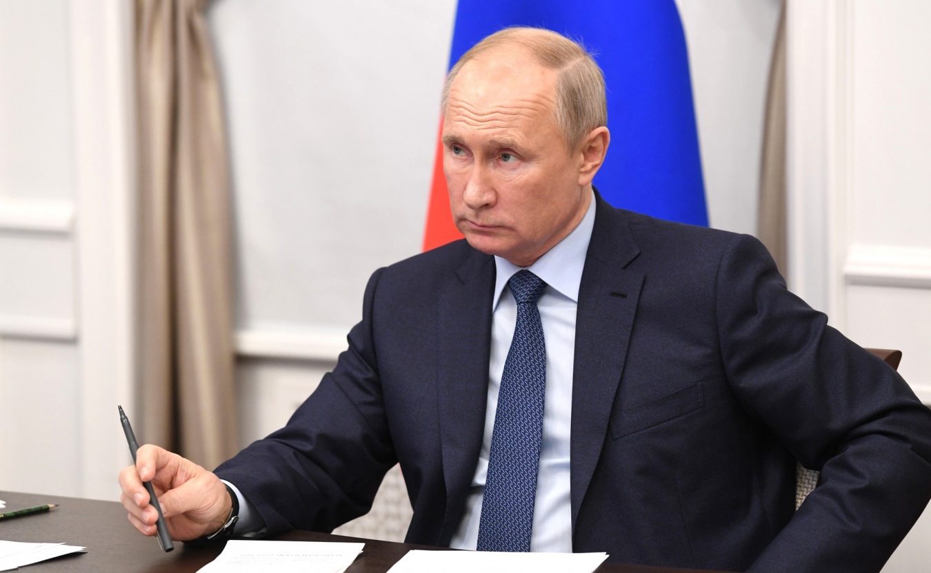 Путин: дополнительных условий для кредитов на стройпроекты быть не должно